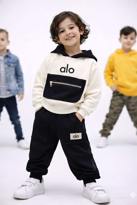 Soft & Comfortable Casual Outfit by Alo Yoga | Cream & Black